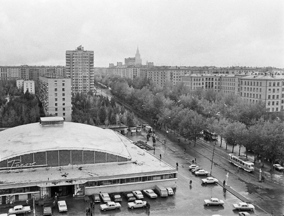 Ìîñêâà. Âèä íà ×åðåìóøêè è ×åðåìóøêèíñêèé ðûíîê (íà ïåðâîì ïëàíå). Ôîòî Áîðèñà Êëèïèíèöåðà /Ôîòîõðîíèêà ÒÀÑÑ/